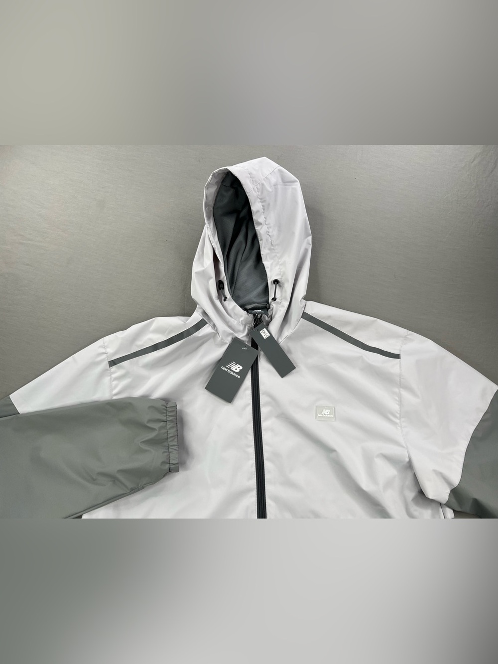 NEW BALANCE HOODED DOBBY FULL ZIP COLOR BLOCK WIND & WATER RESISTANT JACKET